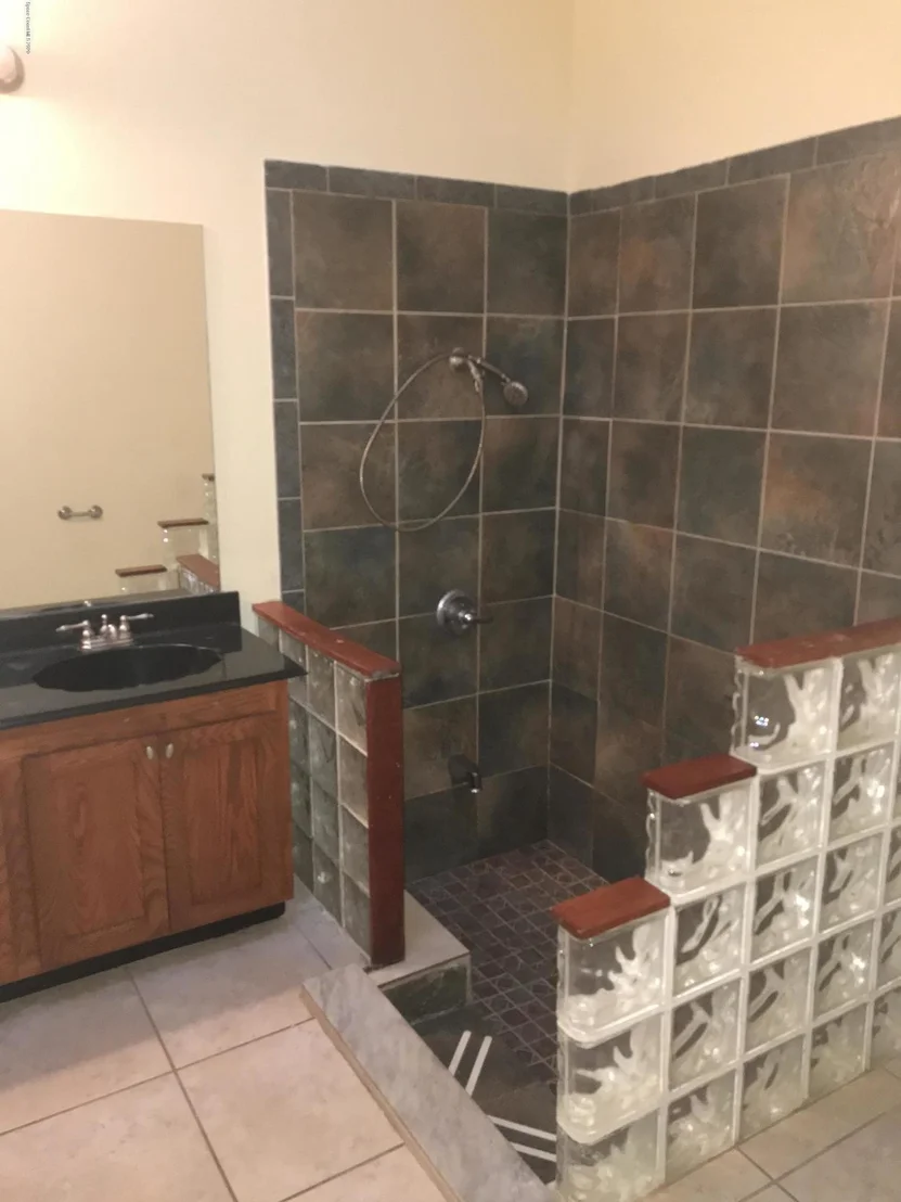 Photo of 841 Preston