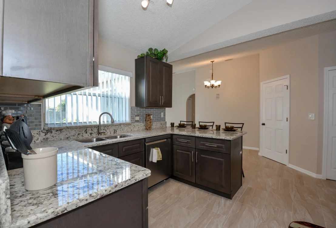 Photo of 1898 Fallon Boulevard NE
