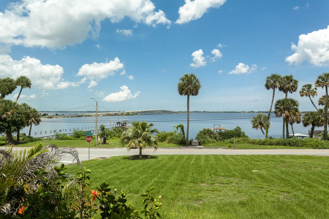 Photo of 3049 N Indian River Drive