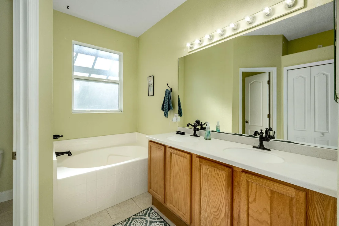 Photo of 392 Waterside Circle
