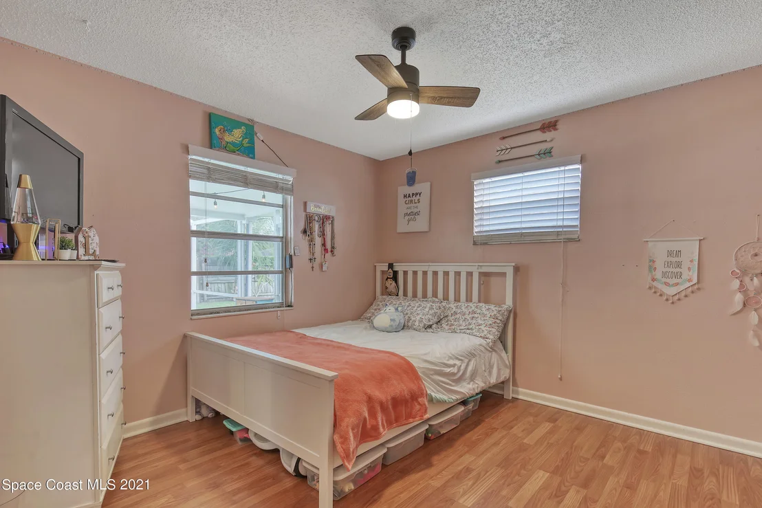 Photo of 2560 Corbusier Drive