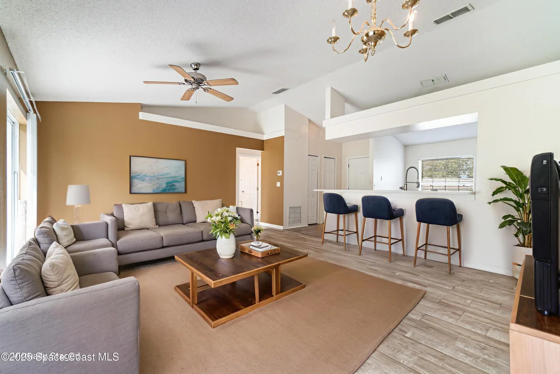 Photo of 11833 Foxglove Drive