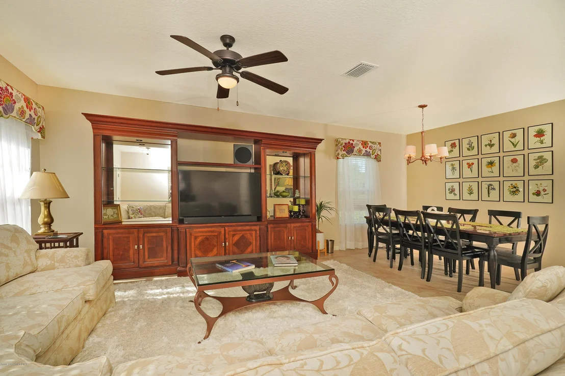 Photo of 505 Trymore Drive SE