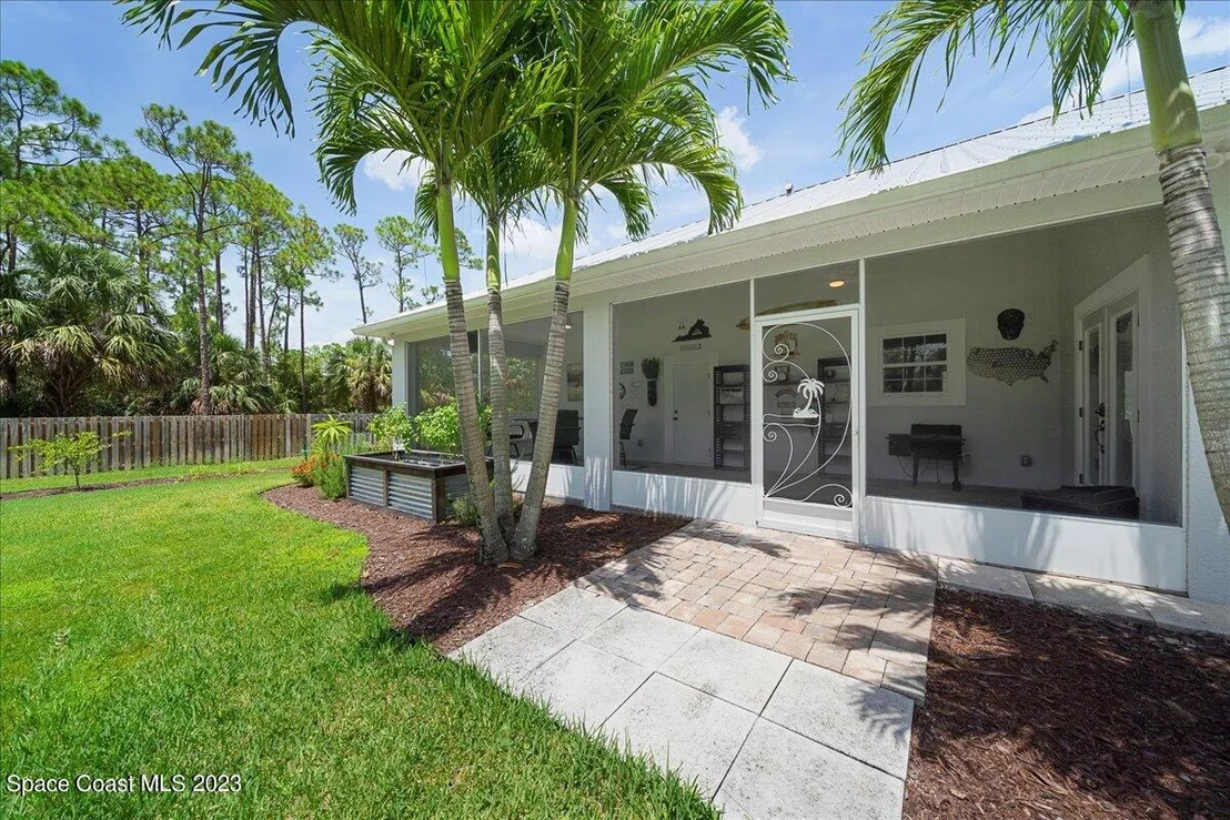 Photo of 3864 Reynolds Road