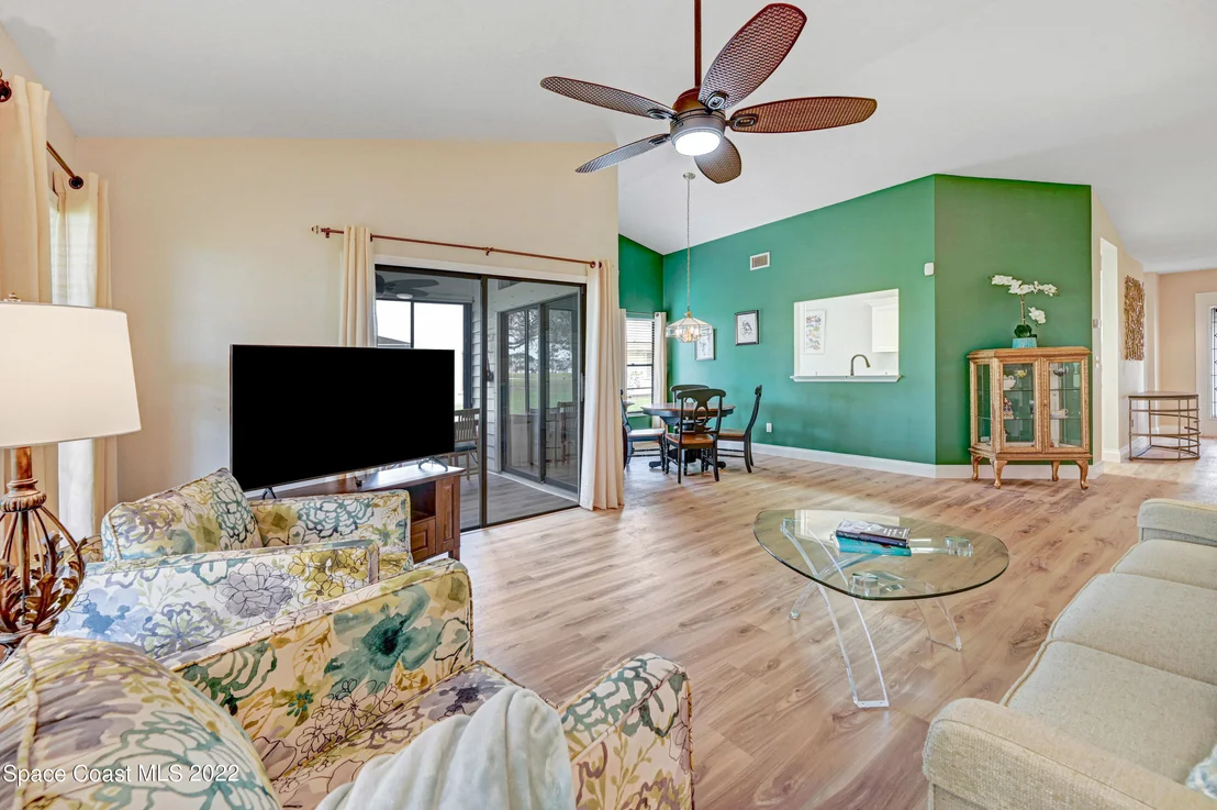 Photo of 820 Ridge Lake Drive