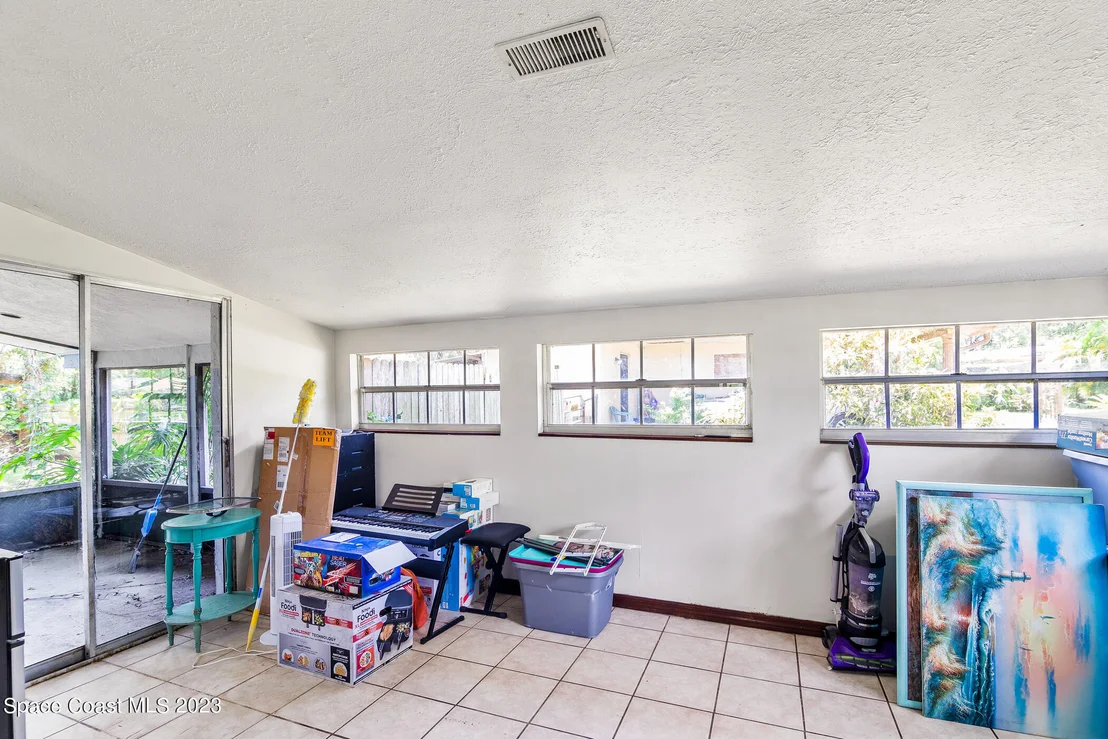 Photo of 2429 Victor Road