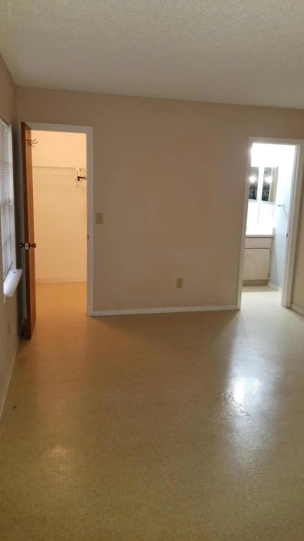 Photo of 4270 Silver Lake Drive