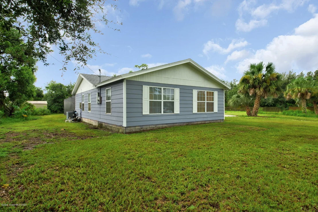 Photo of 4005 Alan Shepard Avenue