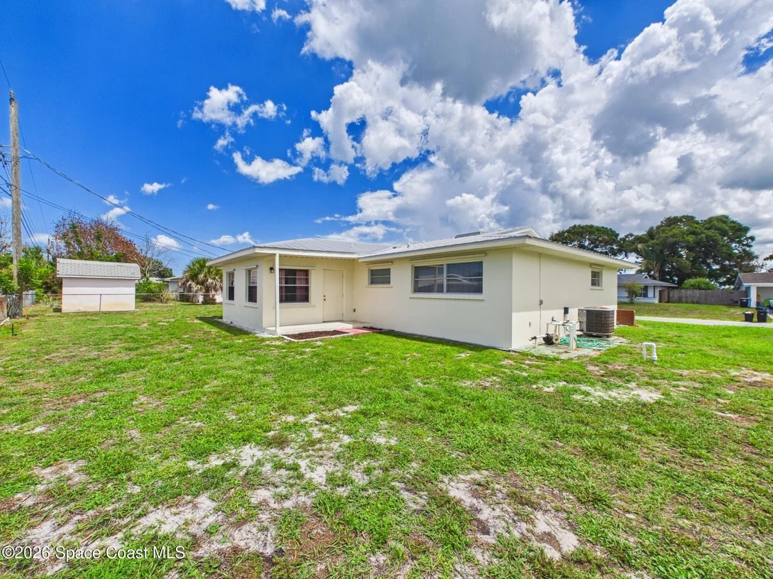 Photo of 2939 Chipper Drive NE