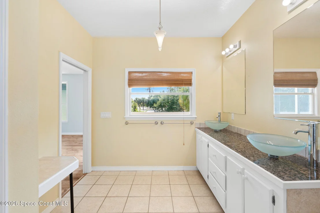 Photo of 301 7th Avenue