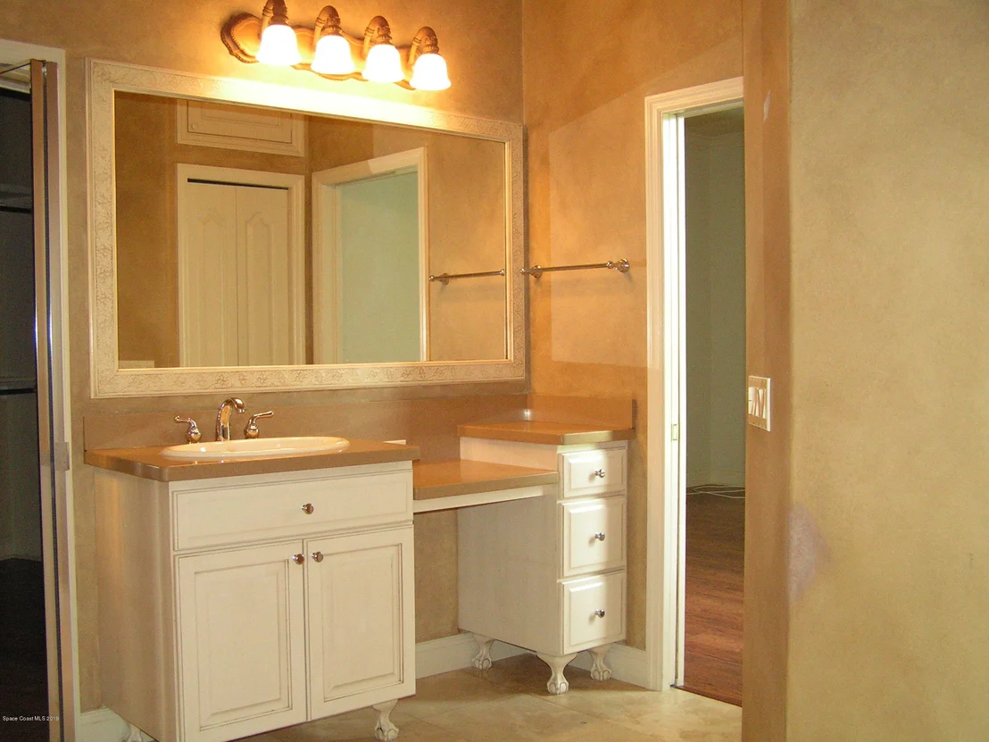 Photo of 1071 Stratford Place