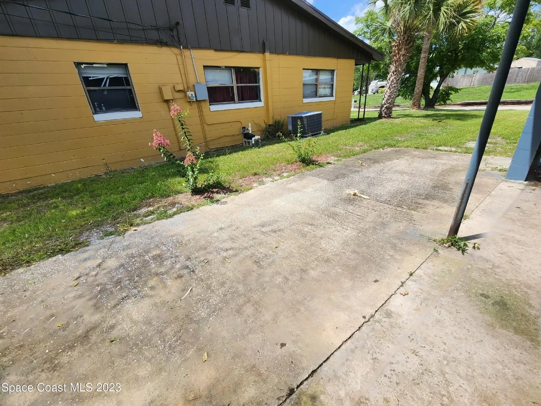 Photo of 1740 Golfview Drive