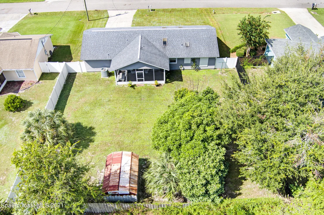 Photo of 6621 Bancroft Avenue
