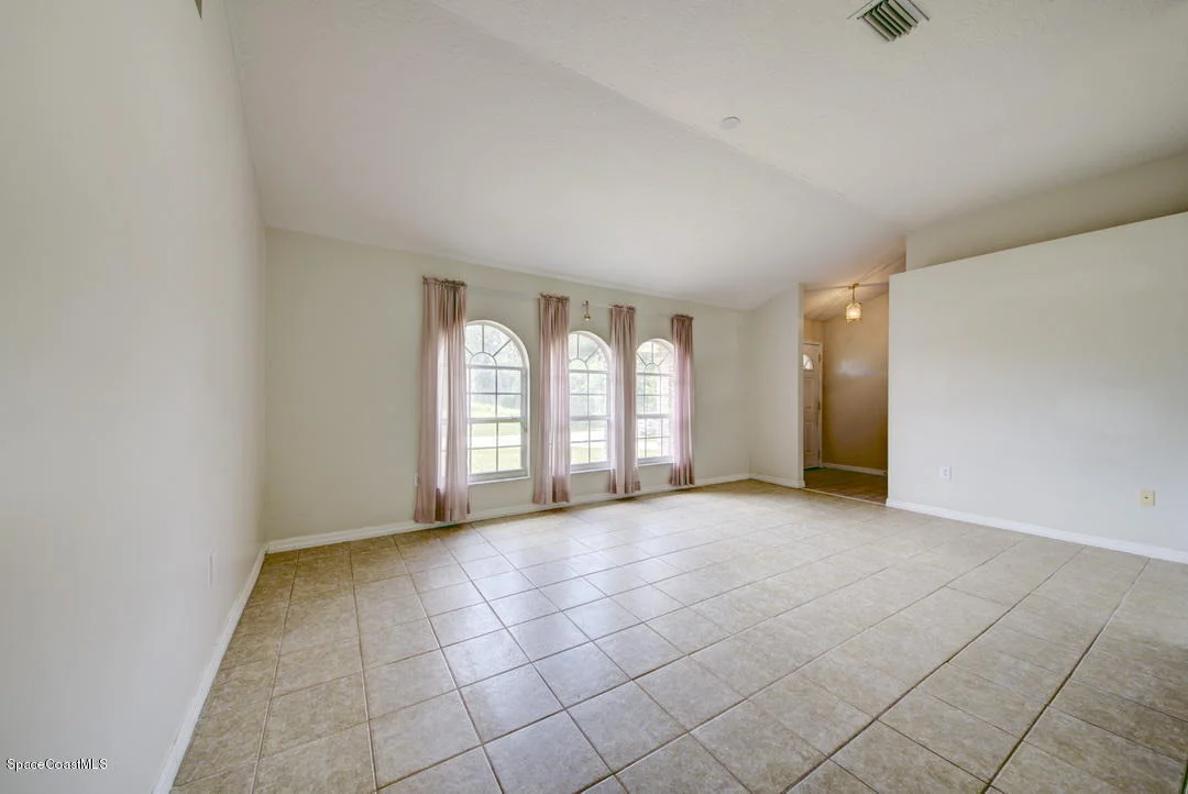 Photo of 307 SE Abello Road SE