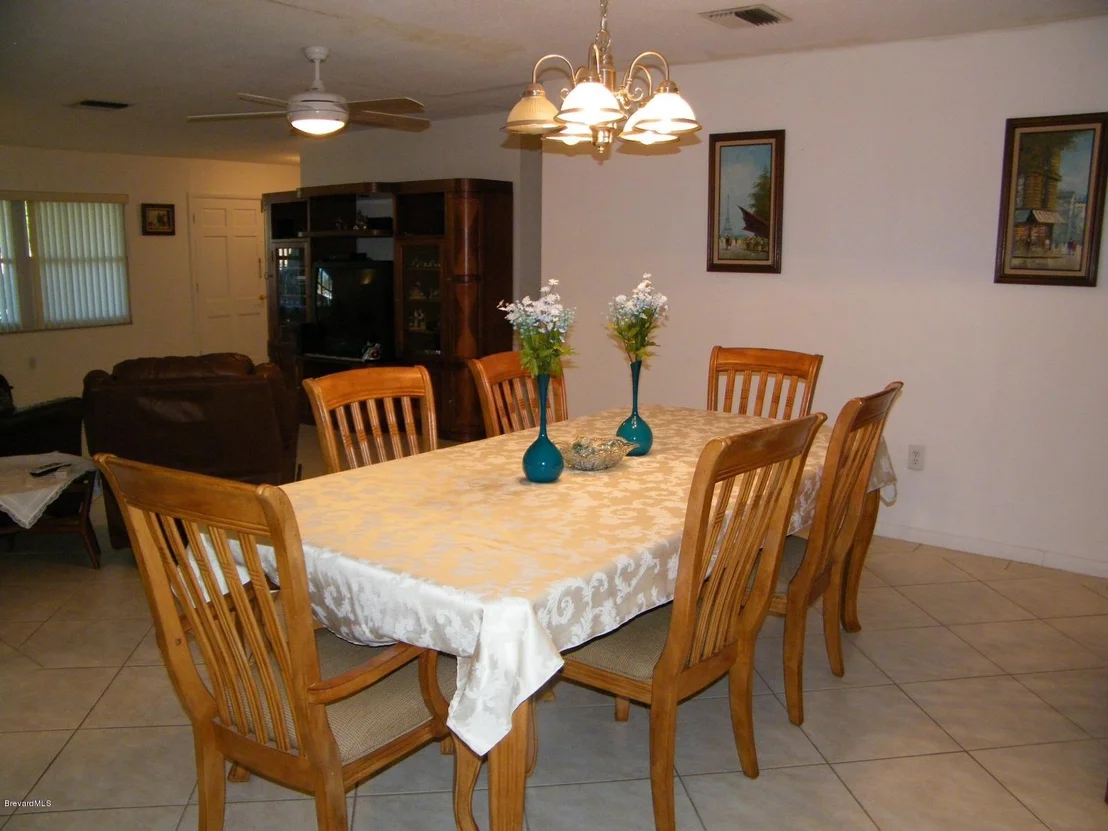 Photo of 1665 Leach Circle