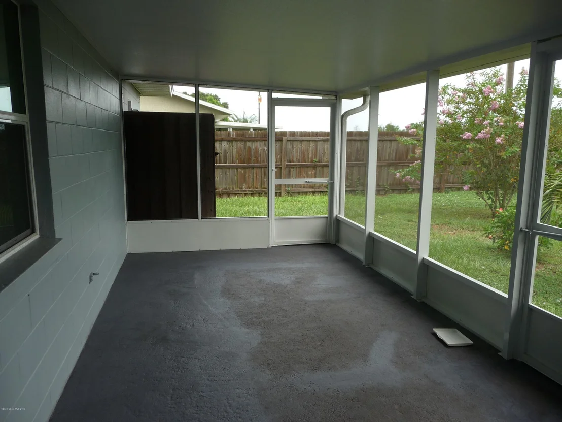 Photo of 1593 Spruce Road