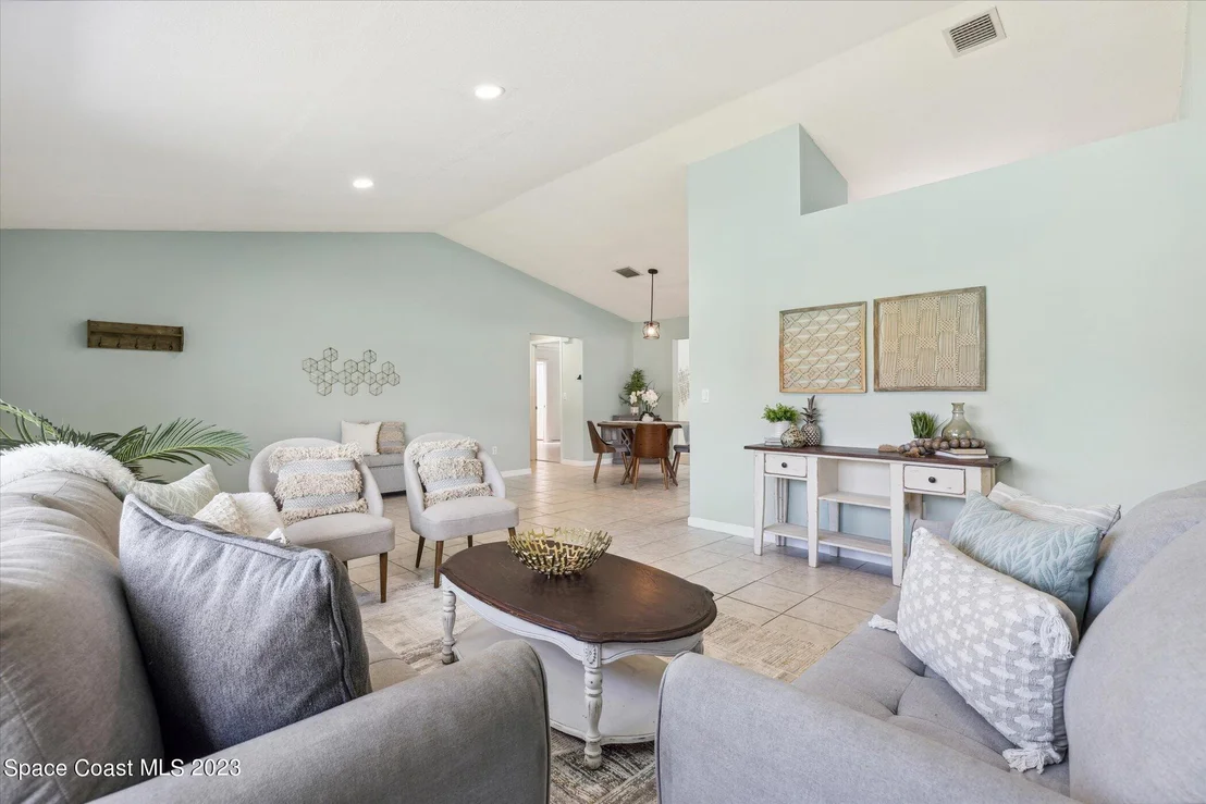 Photo of 468 Tulip Drive