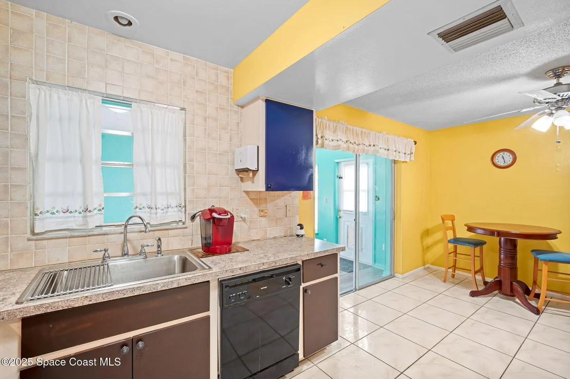 Photo of 1030 Cable Lane NE