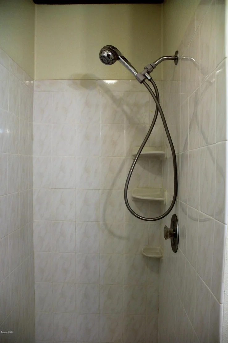 Photo of 1139 Aurora Road