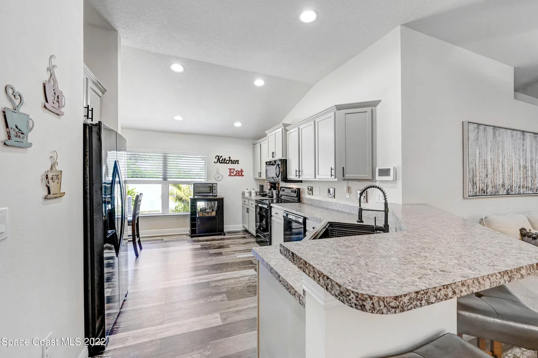 Photo of 1383 Steele Road SE