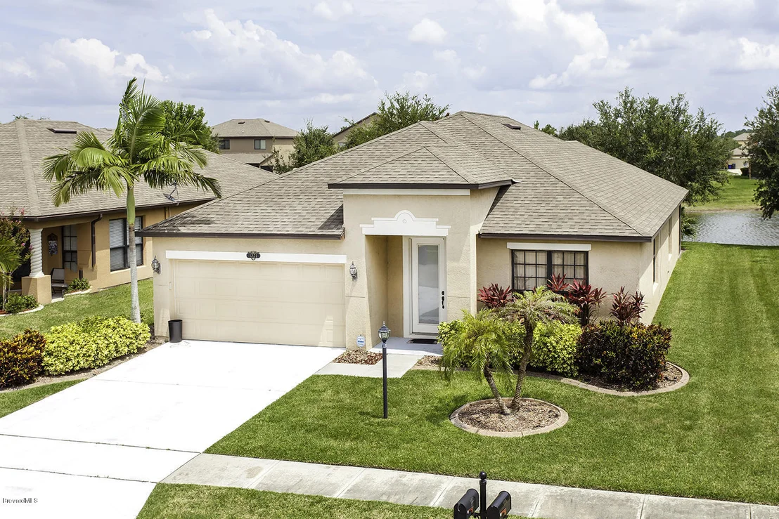 Photo of 1221 Bolle Circle