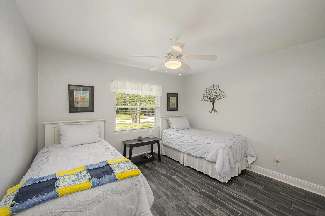 Photo of 949 W Whitmire Drive