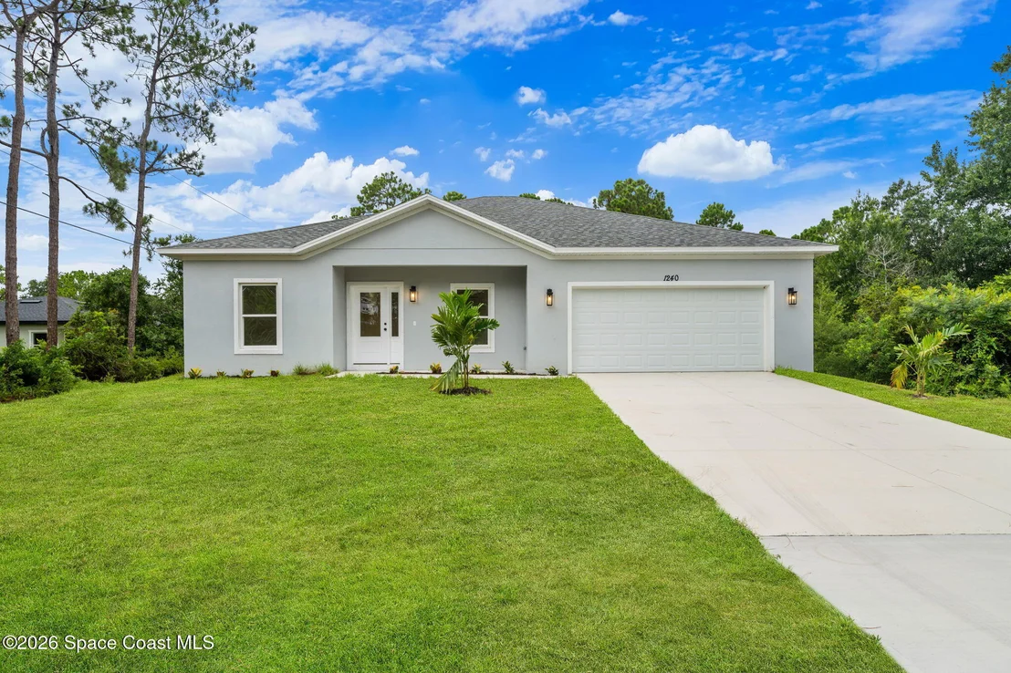 Photo of 1240 Cogan Drive SE