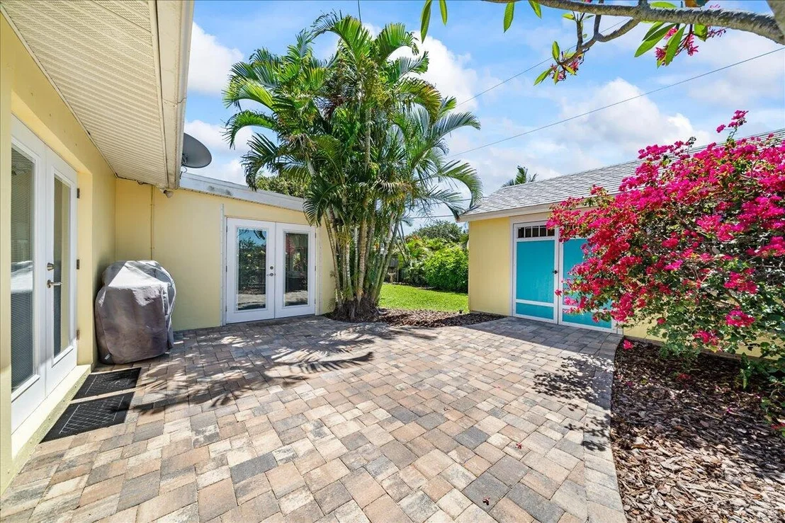 Photo of 2215 Reef Avenue