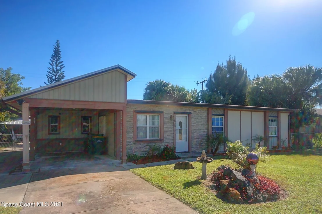 Photo of 1833 Mosswood Drive