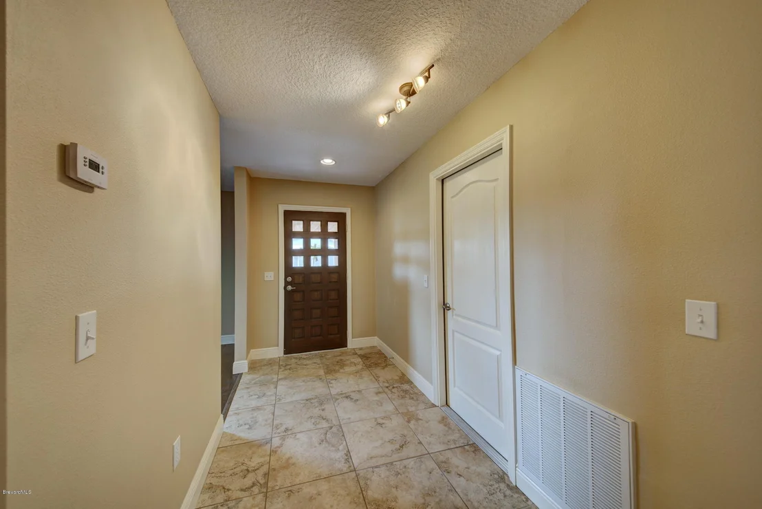 Photo of 516 Banyan Way
