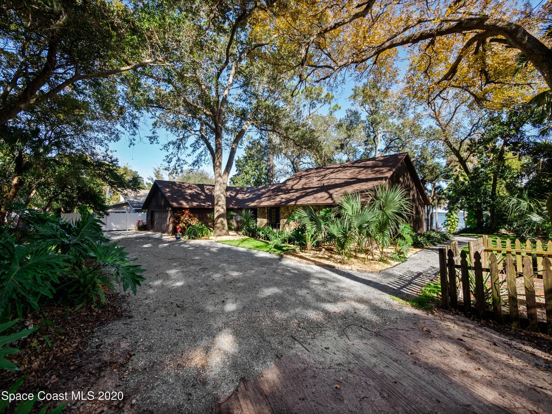 Photo of 5420 Edgewater Court