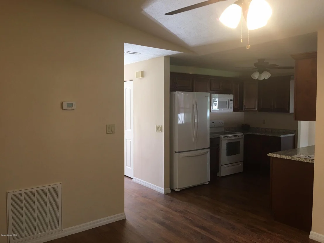 Photo of 1509 Van Eck Road NE