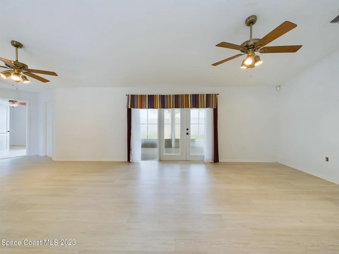 Photo of 1211 Meadow Lake Road