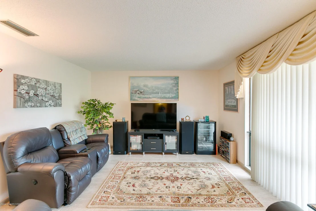 Photo of 1448 Scepter Court NE
