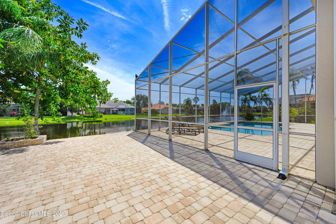 Photo of 335 Lanternback Island Drive