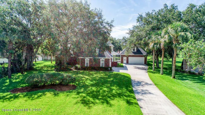 Photo of 2241 Royal Oaks Drive