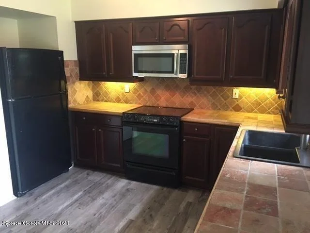 Photo of 2105 Abalone Avenue