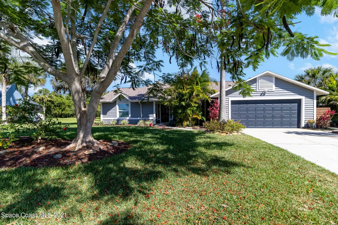 Photo of 548 Sawgrass Circle