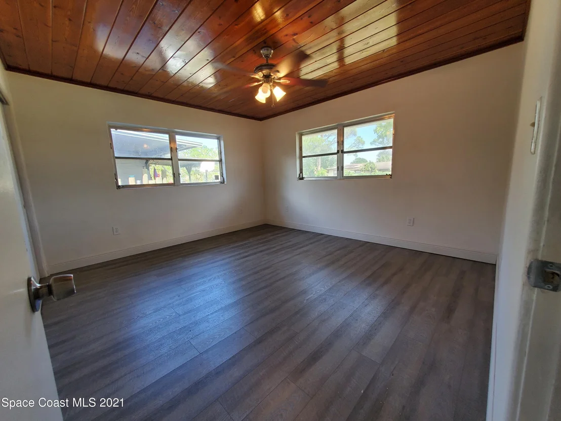 Photo of 2511 Vernon Drive NE