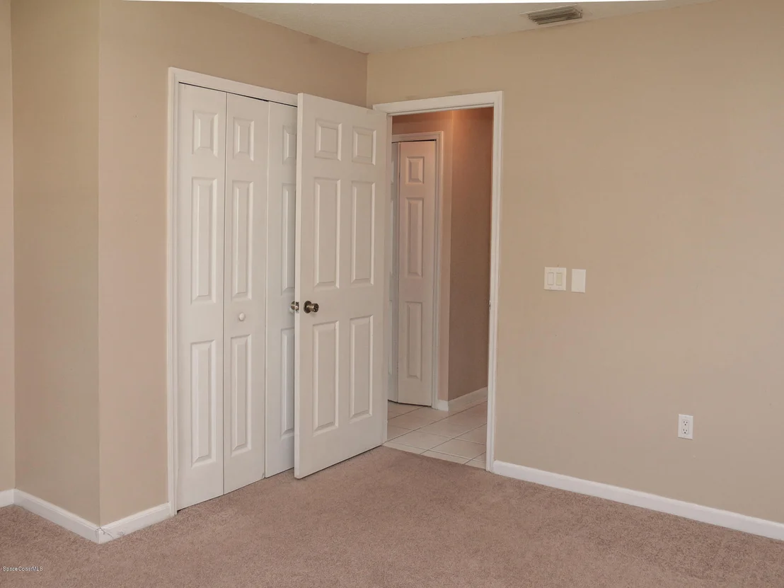 Photo of 1337 Heritage Acres Boulevard