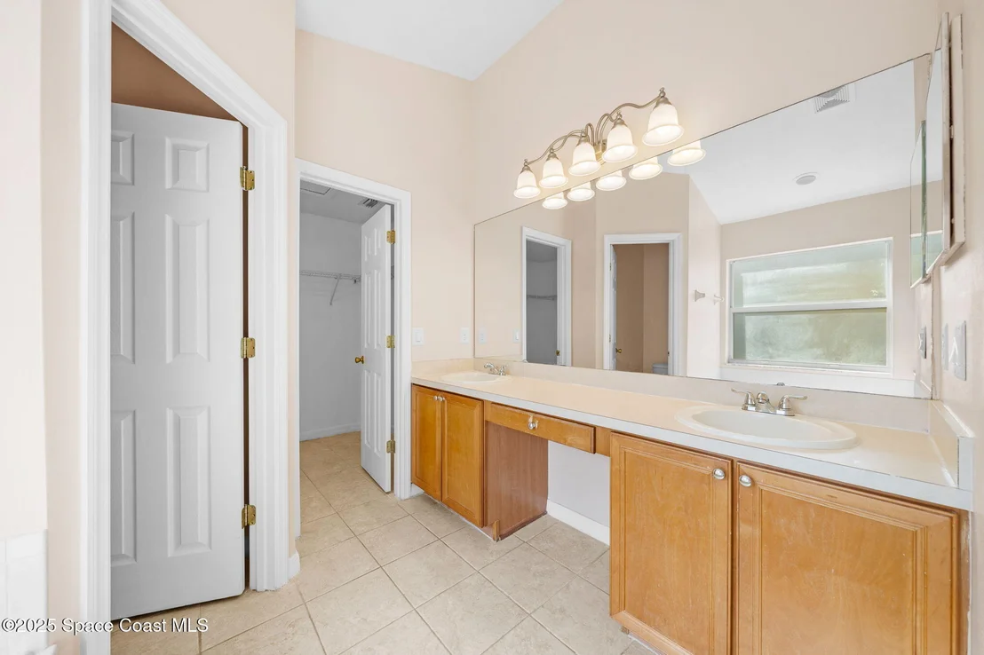 Photo of 574 Sedgewood Circle