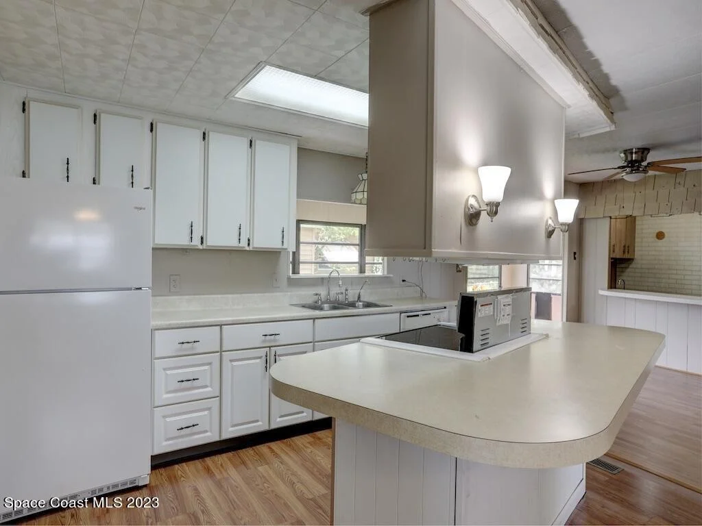 Photo of 925 Barefoot Boulevard
