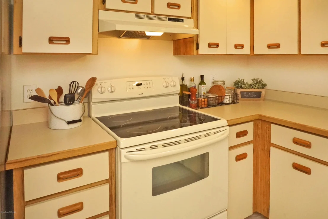 Photo of Unit 1302 at 1700 Commodore Boulevard