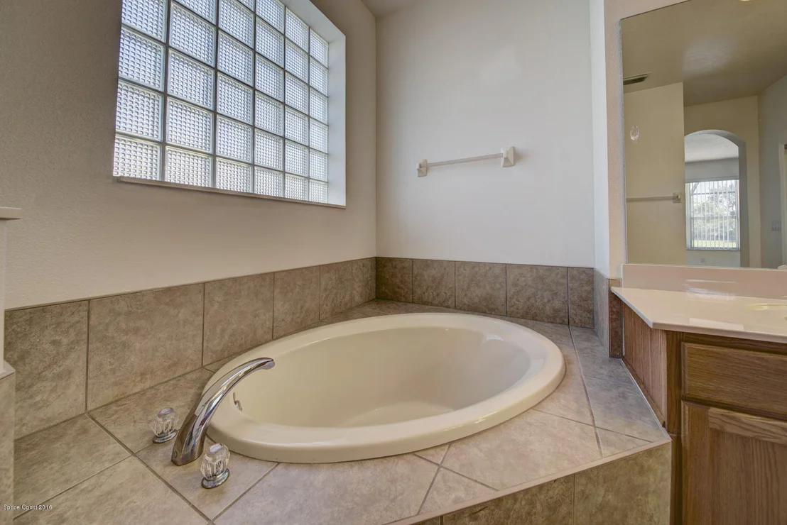 Photo of 3516 Peninsula Circle