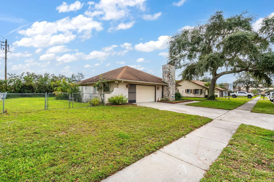 Photo of 1645 Figtree Drive