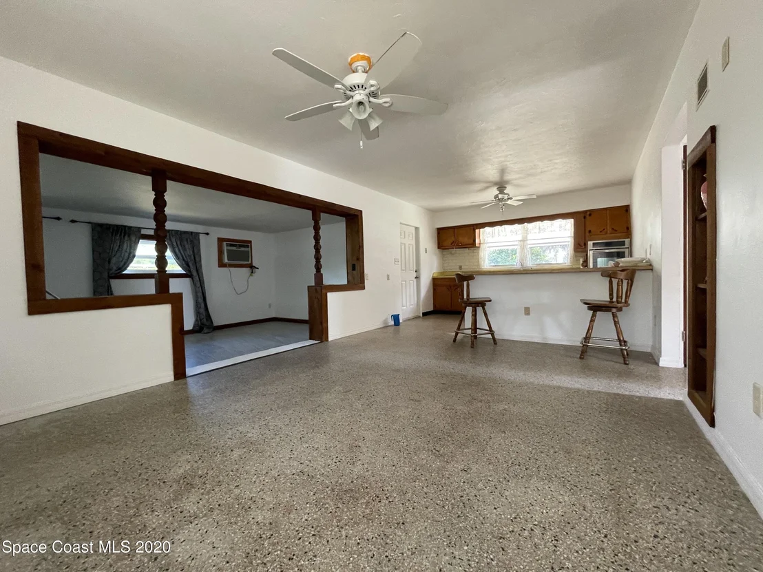 Photo of 2833 Pine Avenue