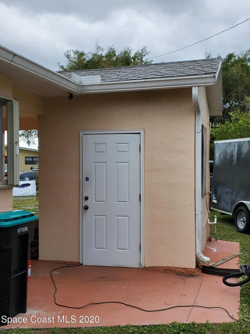 Photo of 1088 Cabot Drive NE