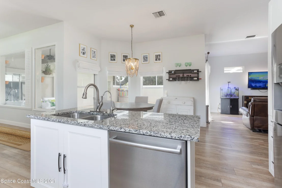 Photo of 2209 Royal Oaks Drive