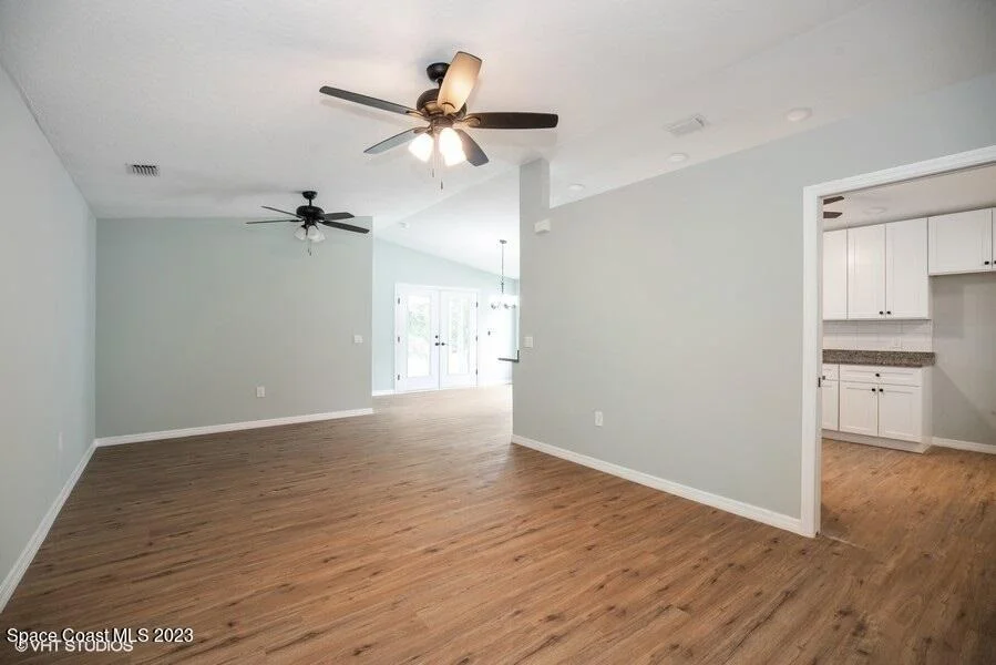 Photo of 943 Pine Creek Circle NE