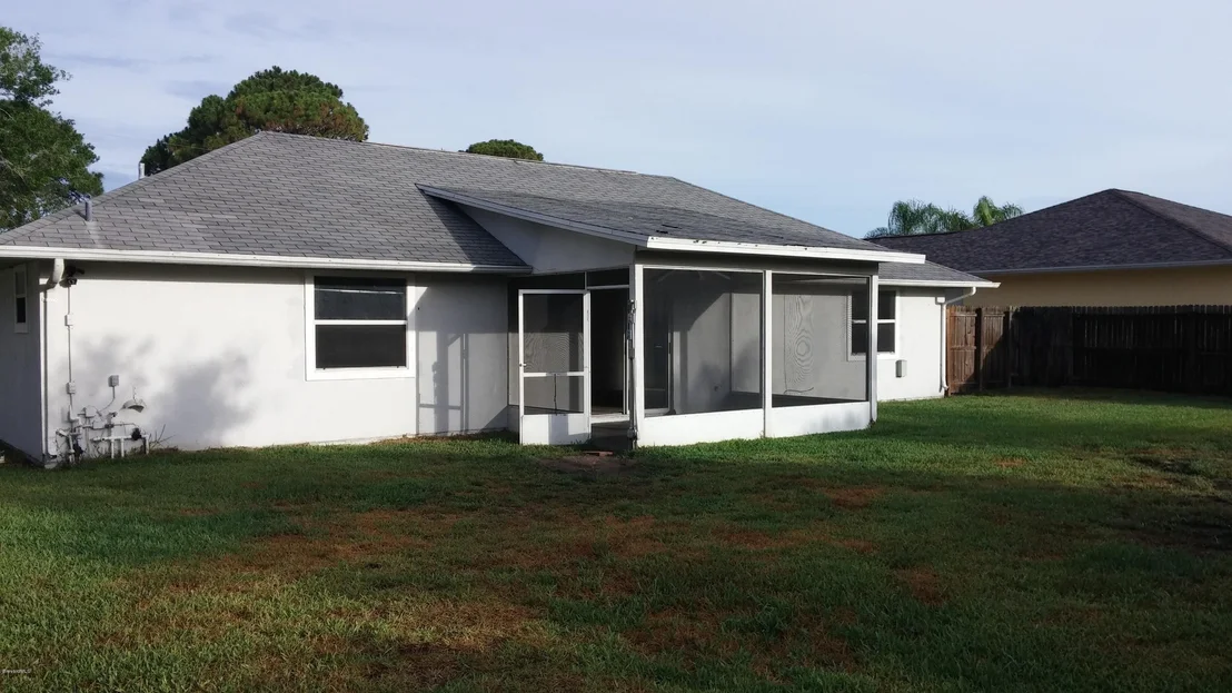 Photo of 5961 Midway Avenue